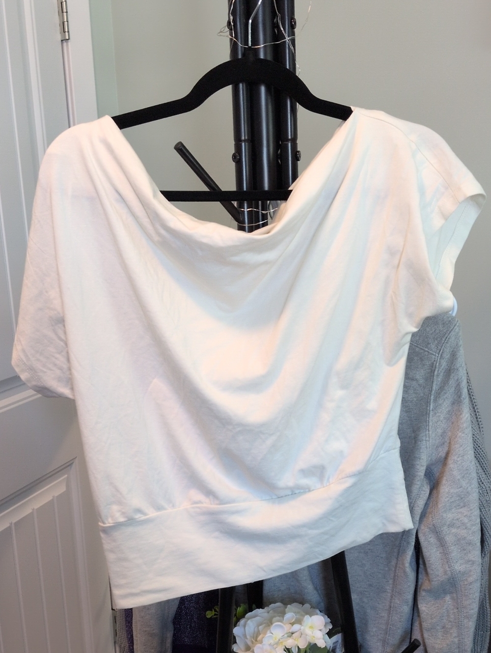 Women’s White Short Sleeve Or Off Shoulder Cowl Neck Top